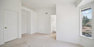 Spacious Townhome Located in the Highly Desirable Shadow Ridge Community of Oak Park Gallery 10