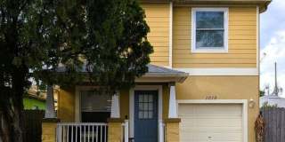 1019 West Anderson Street Gallery 1