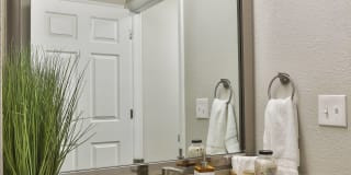 Crestmont at Thornblade Apartments Gallery 12