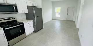 2-bed/ 1-bath single home in the quiet and peaceful Alva! Gallery 4
