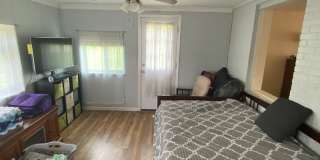 Spacious 3 bed, 1.5 bath single family home with central air - Verona, PA Gallery 5