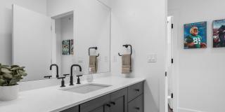 Luxury 3 Story Condo in Exclusive Titletown District Gallery 51