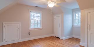 FOR RENT in LAKE BOTTOM! Available NOW! Gallery 22
