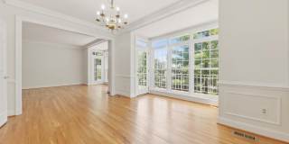 8904 BARROWGATE Court Gallery 7