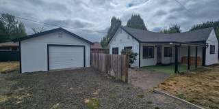 RENT SPECIAL: $750 Off First Full Month's Rent With One Year Lease! ~ Marks 950 Gallery 1