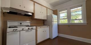Fabulous Bankers Hill location 3 Bedroom Top-floor duplex unit Gallery 23