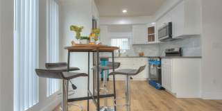 11728 Hamlin Street Gallery 10