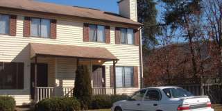 3 Level Townhouse Near Liberty University Gallery 1