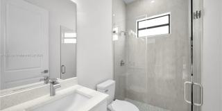 50 Ne 4th St Gallery 7