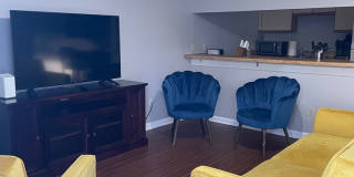Cozy 1 bedroom townhome Gallery 1
