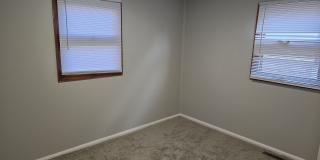 Renovated 2 Bedroom Home! Detached Garage! Pet Friendly! Gallery 4