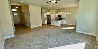 Four-Bedroom Home Near Shooting Star Park in Washington Fields Gallery 18