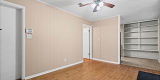 Three bedroom home close to USA with a garage Gallery 7