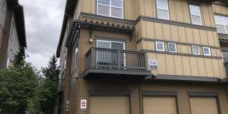 Modern Townhome Near Elmonica MAX – Minutes to Nike, Costco Dining Modern Townhome Near Elmonica MAX – Minutes to Nike, Costco Dining Gallery 1