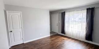 Move-In Ready 3BR Bungalow | Fenced Backyard, Garage & Great Warren Location, AVAILABLE NOW! Gallery 4