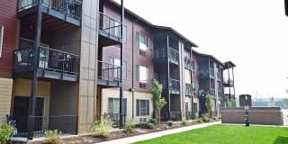 Bellevue Crossing Gallery 25