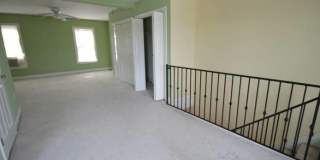 219 HERMITAGE Street Gallery 21