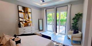 1156 Cocoanut Avenue Gallery 37