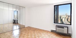 1623 Third Avenue Gallery 7