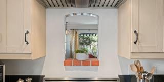 224 W Cota Street Gallery 12