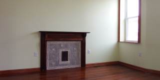 Beautiful Renovated Four bedroom Townhome Gallery 37