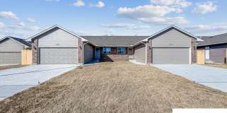 Newer 4 bed, 3 bath duplex! Gallery 1