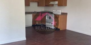 Adorable 2 Bedroom on the South Side! Gallery 3