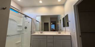 Three Bedroom Two Bath Home with A Den Gallery 10