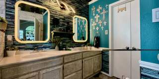 Beautifully updated home IN THE BLUFFS! Gallery 16