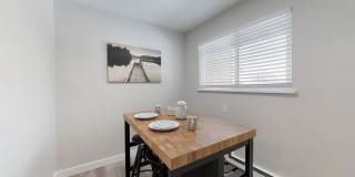 Acoma Square Gallery 20