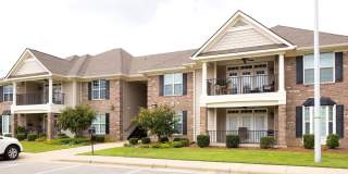 Beautiful 3 Bed 2 Bath Condo with Community Amenities Gallery 1