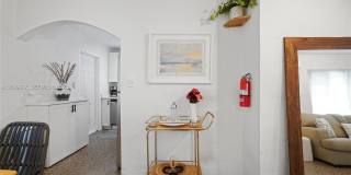 725 SW 2nd Ct Gallery 18