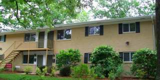 Sweet Spot in Carrboro! Inviting, updated 3br 2ba condo...Walk to Weaver St. & minutes to UNC Sweet Spot in Carrboro! Inviting, updated 3br 2ba condo...Walk to Weaver St. & minutes to UNC Gallery 4