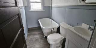 Upper 3 bedroom unit Gallery 7