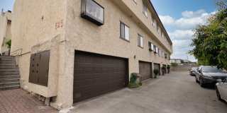 BEAUTIFUL 4 Bed 3 Bath unit Gallery 32