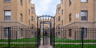 7377 North Damen Ave - J2 Gallery 15