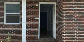 305 W Oak Street Gallery 2
