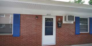 Lovely 1 Bedroom Lakewood Apartment / Walk to Restaurants and Coffee! Gallery 1