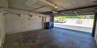 A Fabulous 3 Bedroom Townhome Centrally located. Gallery 44