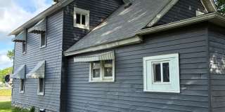 Charming 3-Bedroom Property in Prime Location Gallery 4