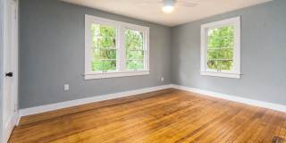 Recently Renovated 2 Bedroom Apartment in Duckpond Gallery 7