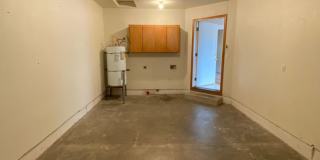 Spacious 3-bedroom/1 bath duplex in Albany! Gallery 16