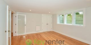 Stylish Four Bedroom Home with Hardwood Floors and Outdoor Space Gallery 15