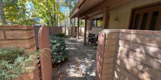 Large furnished 4 bedroom home with 2 car garage Gallery 27