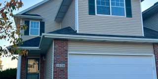 **AVAILABLE SOON**Beautiful 3 bed townhome off 84th & Holdrege Gallery 1