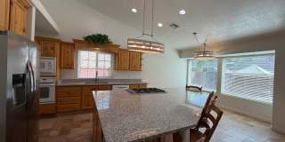 SPACIOUS HOME IN LAVERKIN FOR RENT! Gallery 17