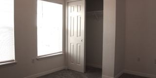 Beautiful 3 BR/3 1/2 BA Townhouse in Stonegate!! Gallery 7