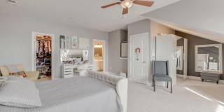 5112 KNAPP Place Gallery 17
