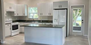 Convenient Port Charlotte Location! Gallery 4