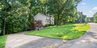 Pet Friendly Three Bedroom! Gallery 36